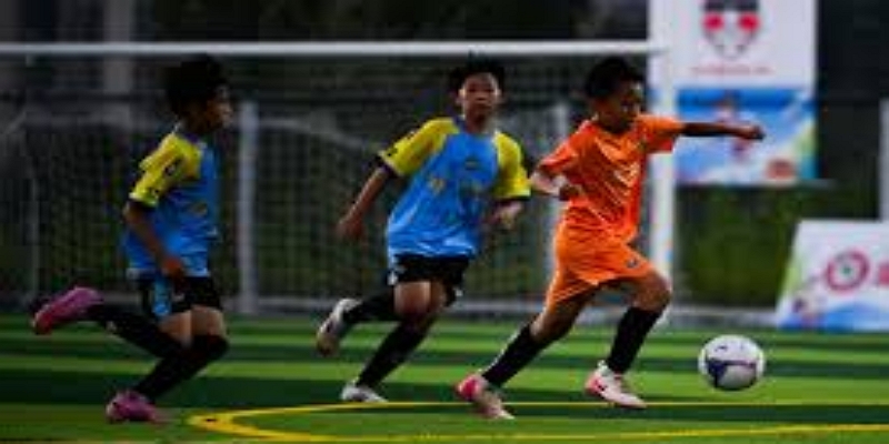 生死八分钟：足球场上的生命奇迹- 多宝娱乐