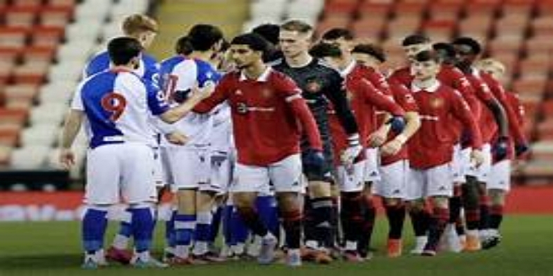 贾努扎伊伤退，曼联一线队用人受考验 -多宝娱乐