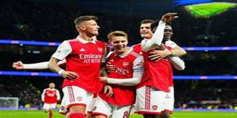 技术特点解析：多宝娱乐眼中的“现代全能中场模板”-多宝娱乐